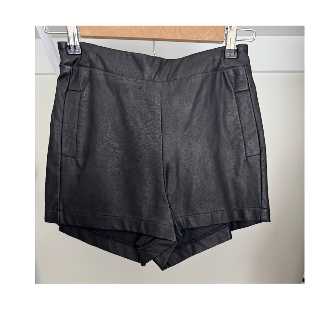 Skies are Blue Faux Leather Shorts‎ Size XS Black Pull-On Stretch Waistband